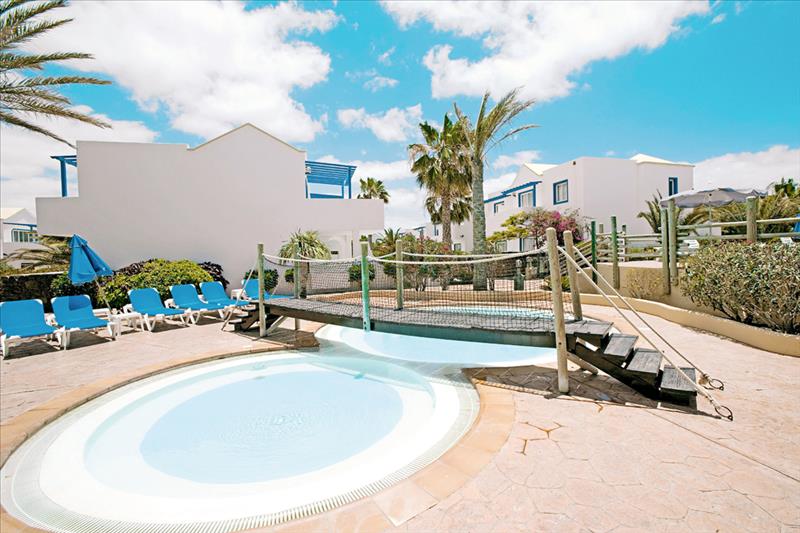 Paradise Island Apartotel 8