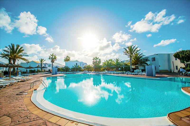 Paradise Island Apartotel 21