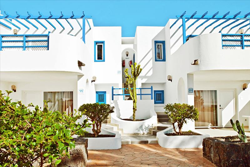 Paradise Island Apartotel 37